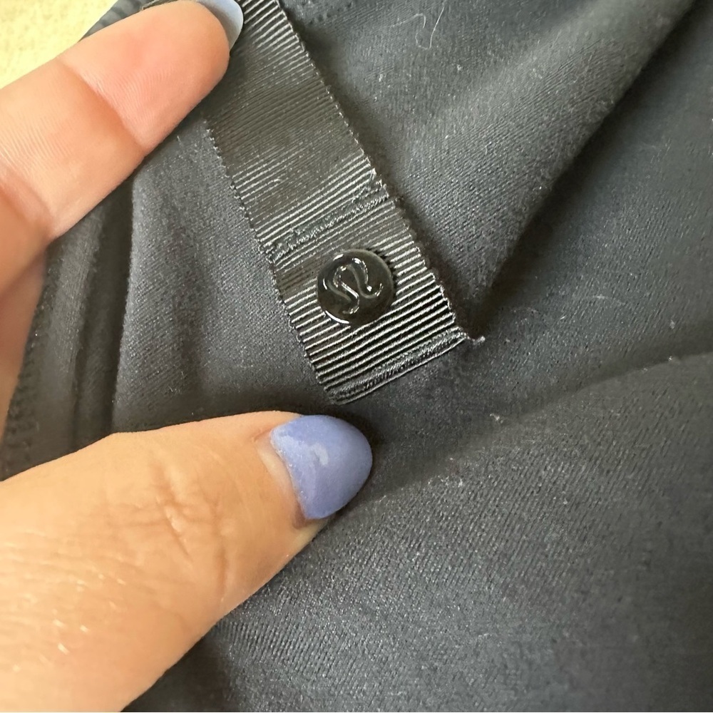 LuLulemon Infinity Scarf - Picture 3 of 3